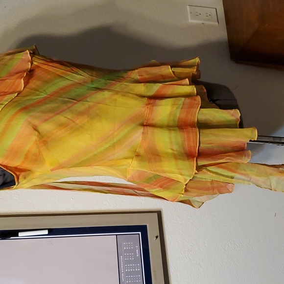 Silk Top in Citrus Colors, Sz M - Picture 7 of 16